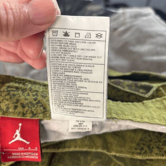 Jordan Jumpman 23 Green 286023 010 Casual Cargo Short Pants Mens Vintage Sz 36R - Picture 8 of 9